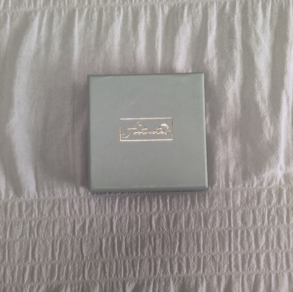 NIB Live Laugh Love Bracelet Set - Picture 3 of 3